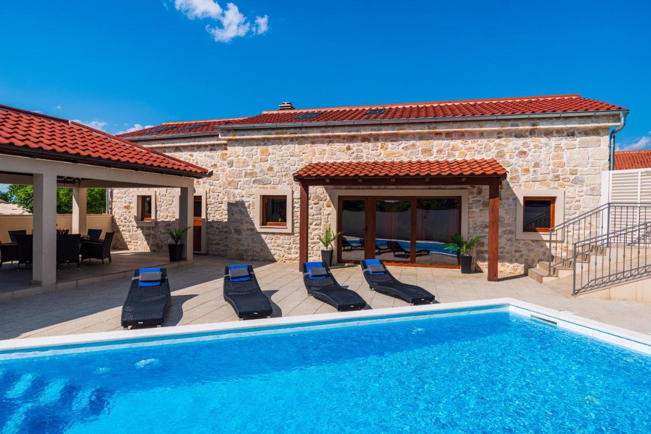 Stone Villa Miandri Sukošan エクステリア 写真