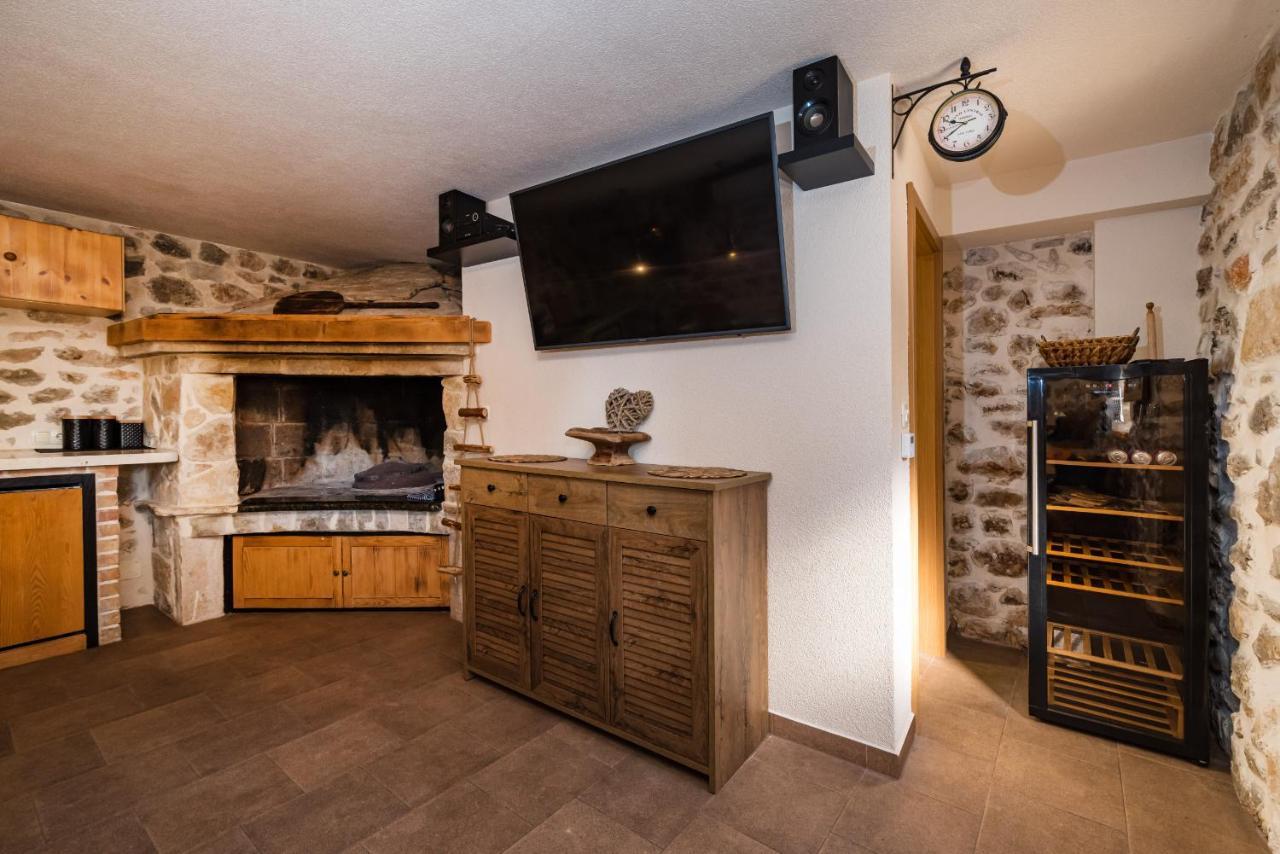 Stone Villa Miandri Sukošan エクステリア 写真