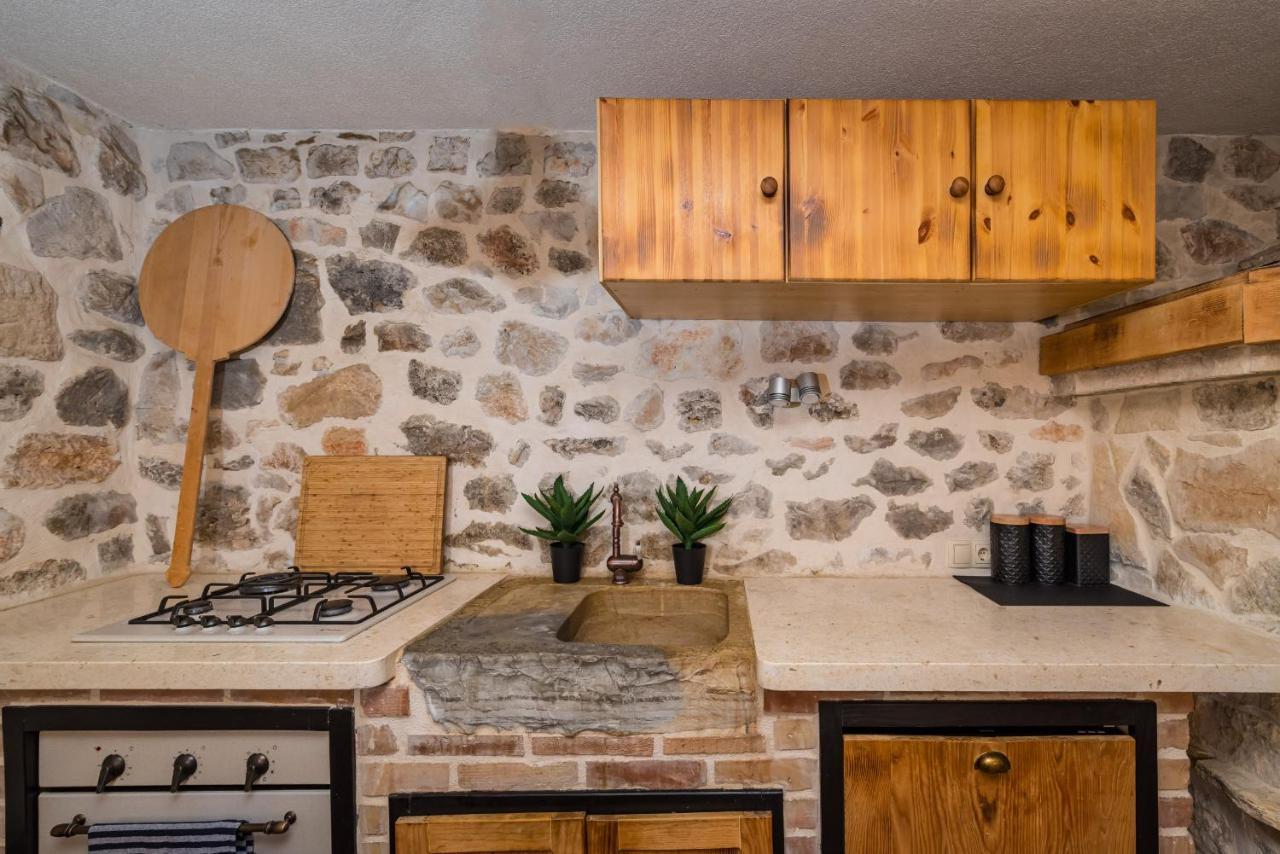Stone Villa Miandri Sukošan エクステリア 写真